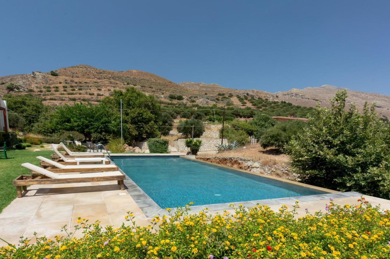 Agarathos Traditional Rooms With Pool Kalivianí Eksteriør bilde