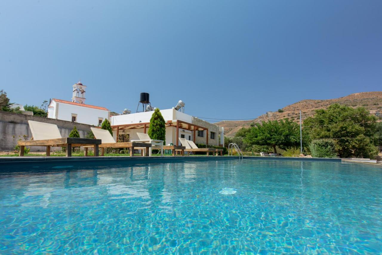 Agarathos Traditional Rooms With Pool Kalivianí Eksteriør bilde