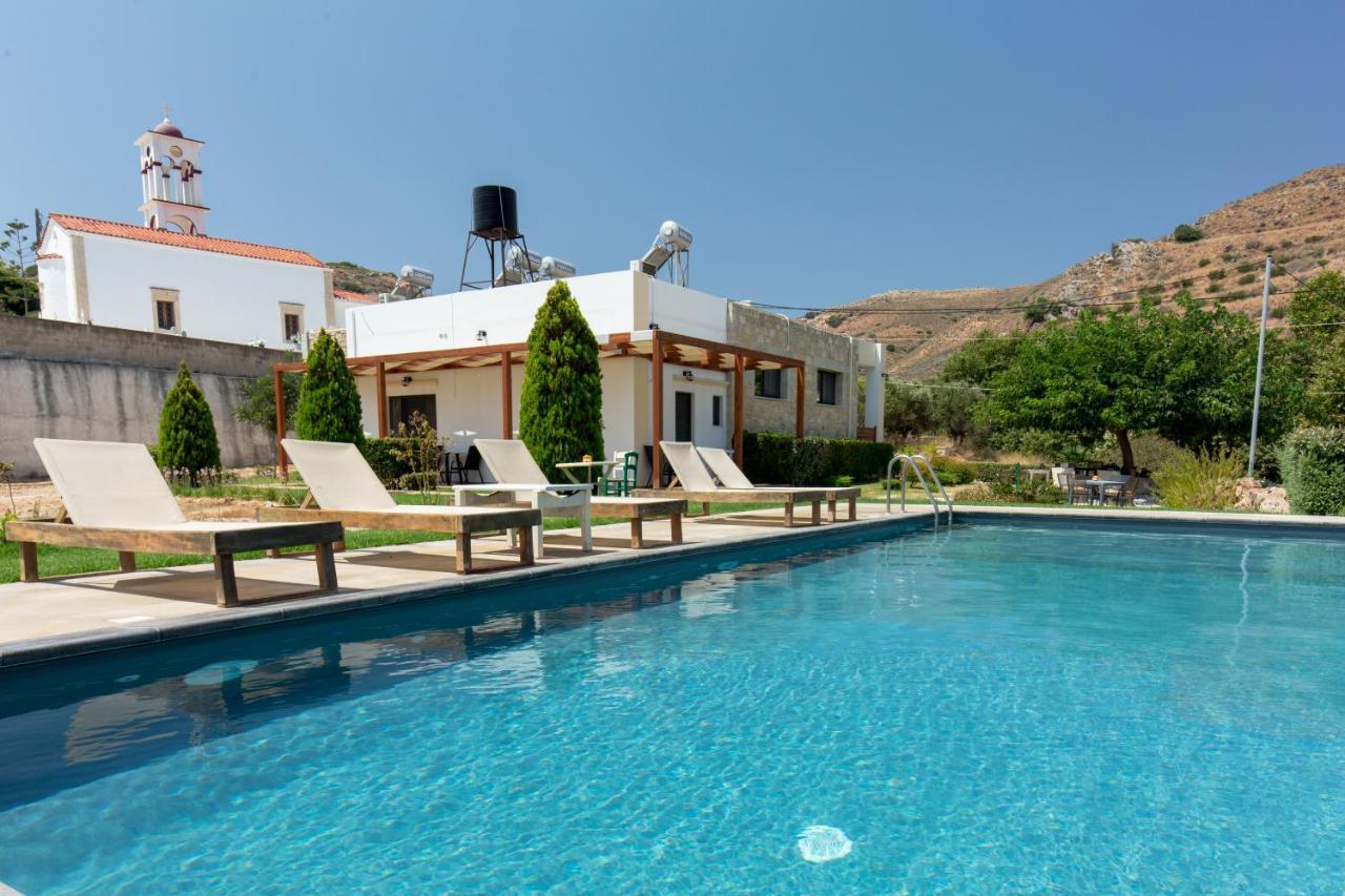 Agarathos Traditional Rooms With Pool Kalivianí Eksteriør bilde