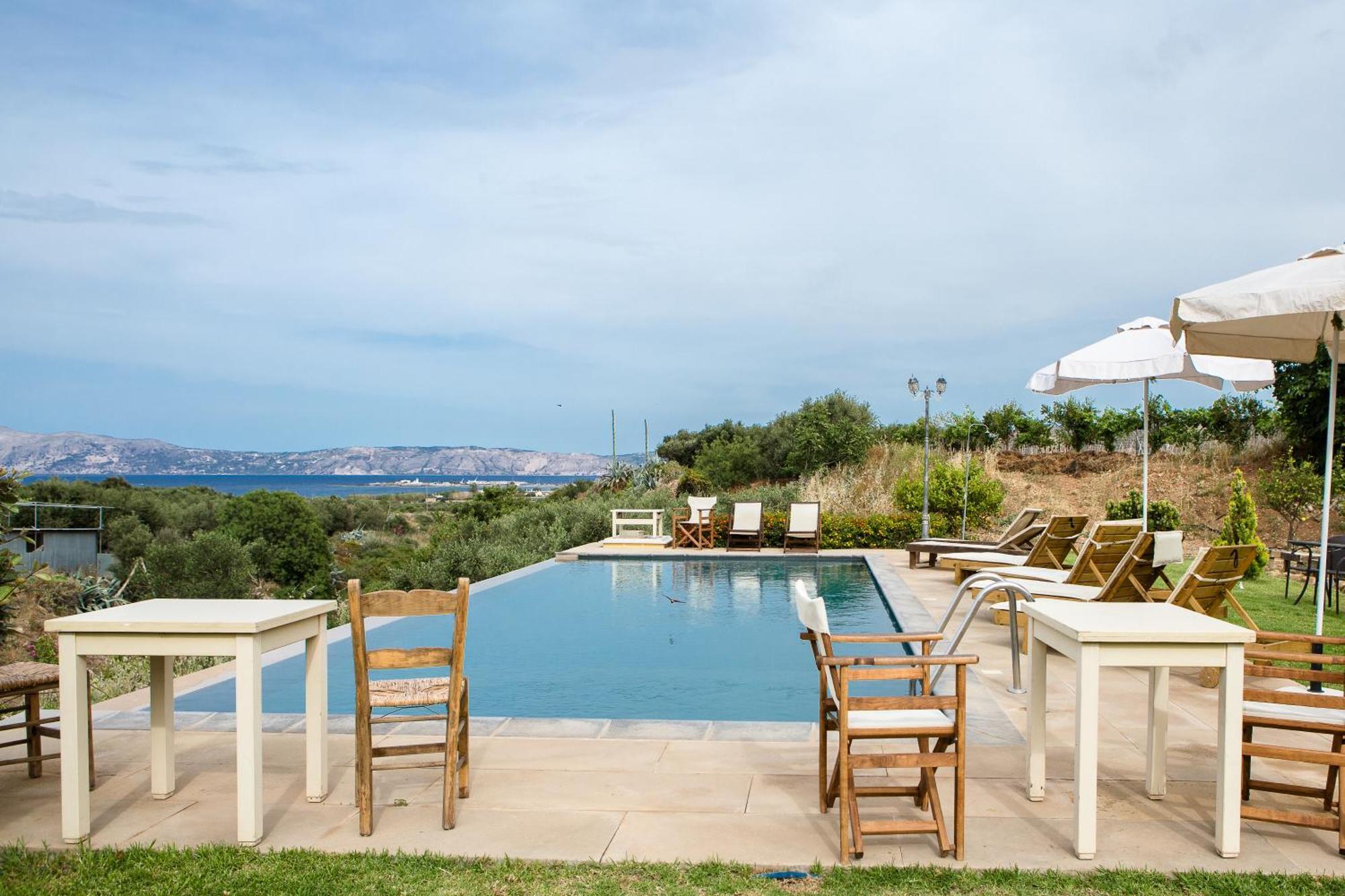 Agarathos Traditional Rooms - Pool - Kaliviani -On The Road To Balos Eksteriør bilde