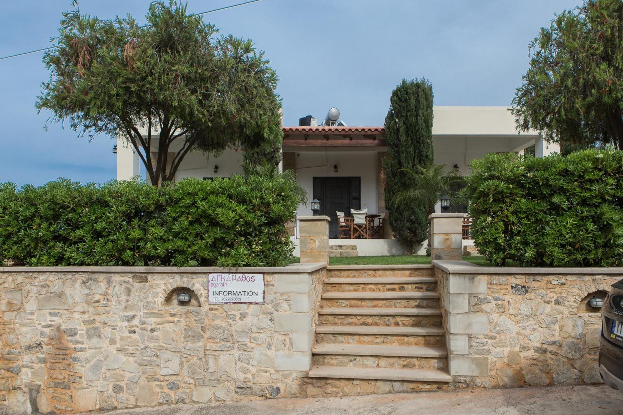 Agarathos Traditional Rooms With Pool Kalivianí Eksteriør bilde