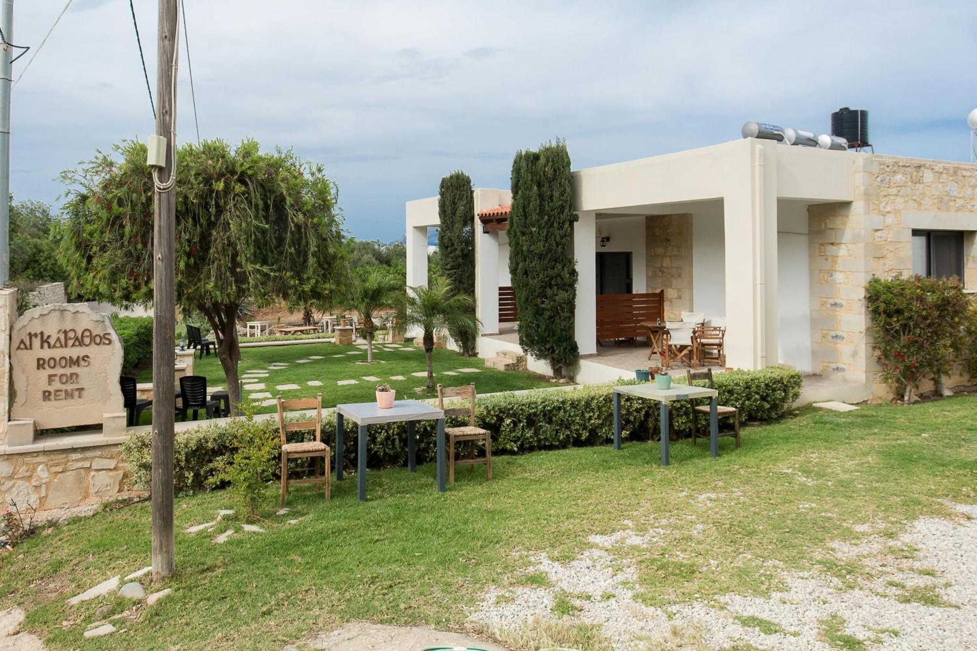 Agarathos Traditional Rooms With Pool Kalivianí Eksteriør bilde