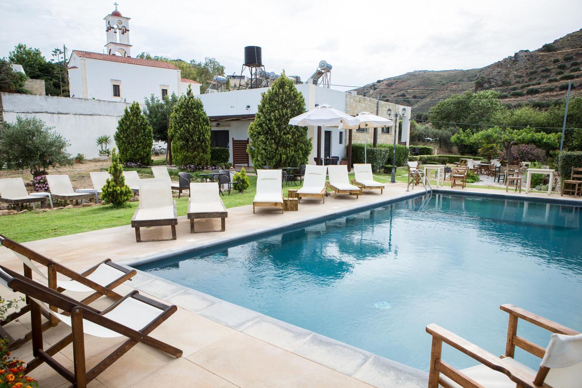 Agarathos Traditional Rooms With Pool Kalivianí Eksteriør bilde