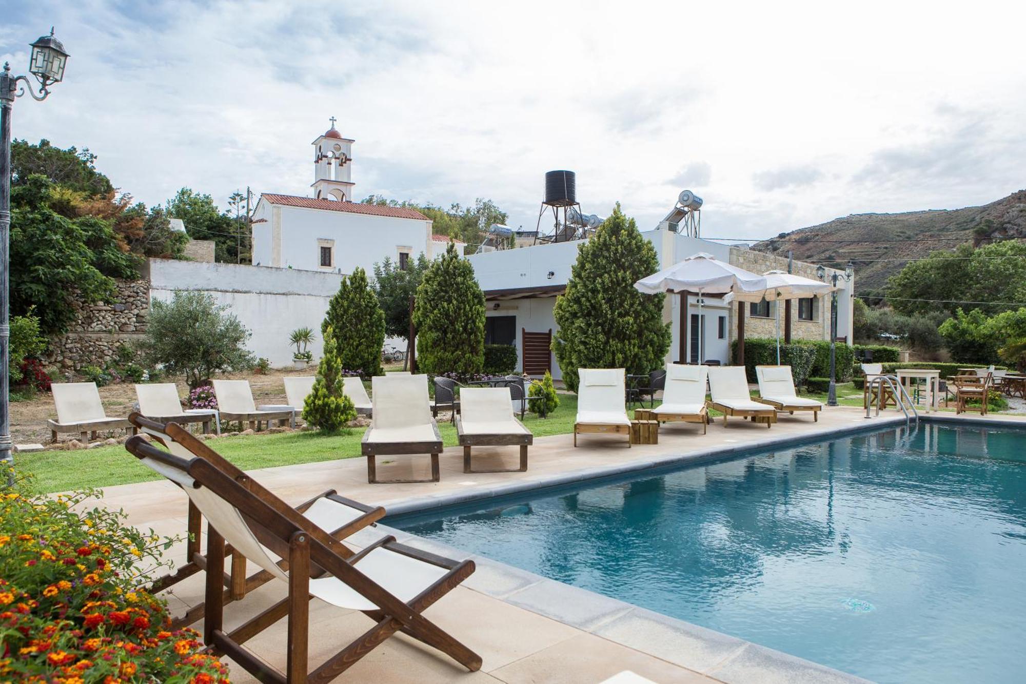 Agarathos Traditional Rooms With Pool Kalivianí Eksteriør bilde