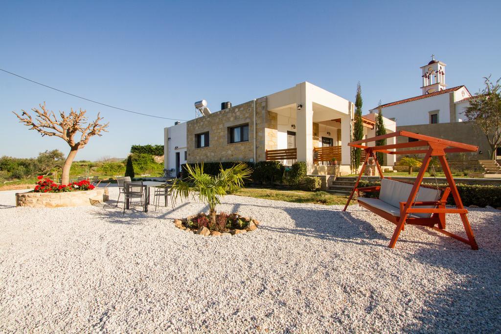 Agarathos Traditional Rooms With Pool Kalivianí Eksteriør bilde