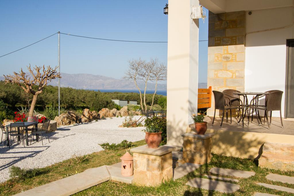 Agarathos Traditional Rooms With Pool Kalivianí Eksteriør bilde