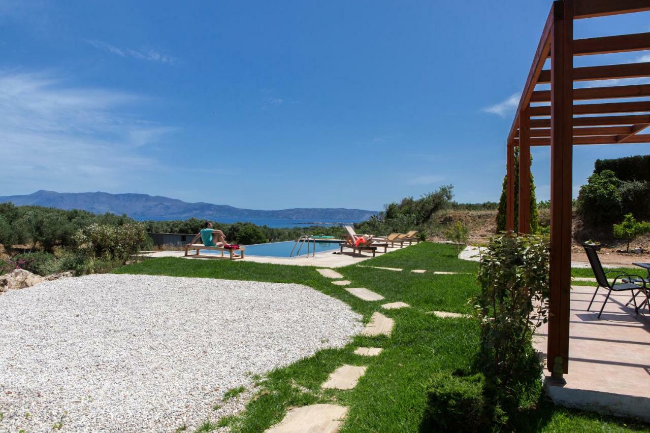 Agarathos Traditional Rooms With Pool Kalivianí Eksteriør bilde